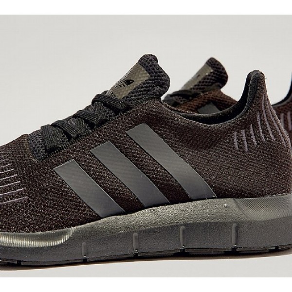 Neue Adidas Swift Run Herren Schwarz Laufschuhe Online