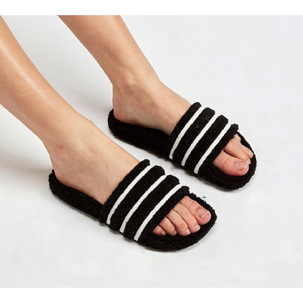 Neue Adidas Adilette Fur Damen Schwarz Sandalen Online Bestellen
