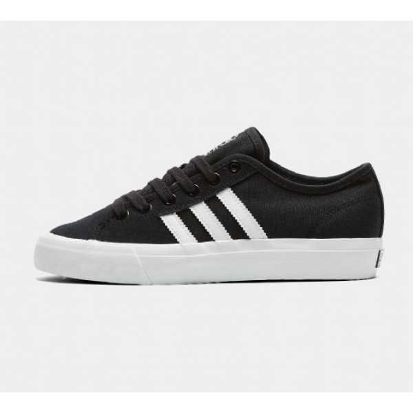 Neue Adidas Matchcourt RX Damen Schwarz Skate Schu...